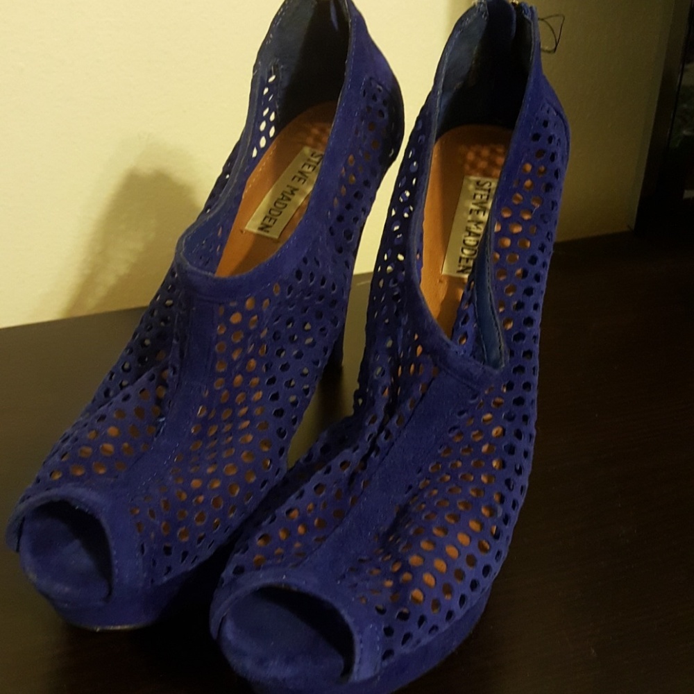 Shoes - Picture 2 of 3
